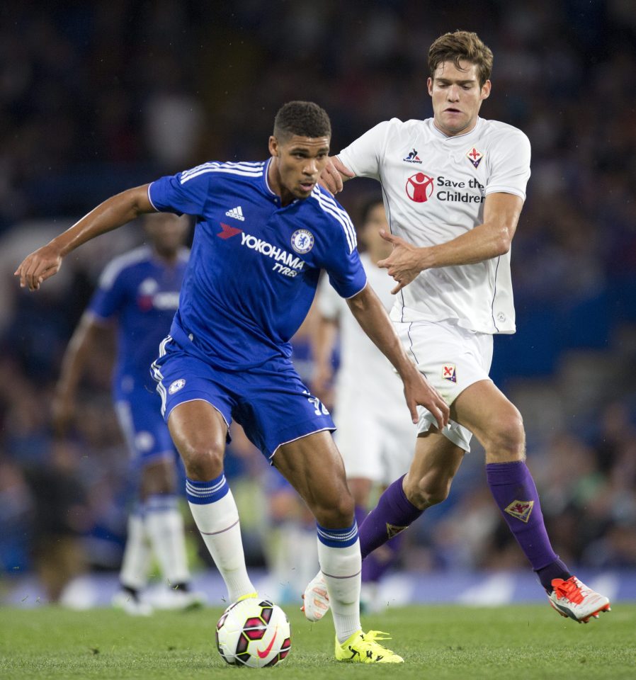 Chelsea V Fiorentina / International Champions Cup 05.08.2015 / Picture JAMIE McPHILIMEY Roben Loftus-Cheek (Chelsea) & Marcos Alonso (Fiorentina)