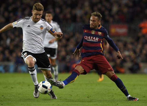 Shkodran Mustafi tangles with Barcelona star Neyma last season but could still move to Prem