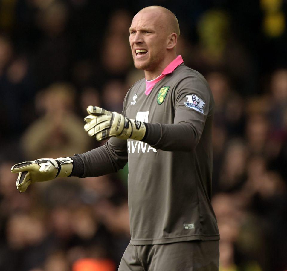 Sunderland are in talks with Norwich over the signing of keeper John Ruddy