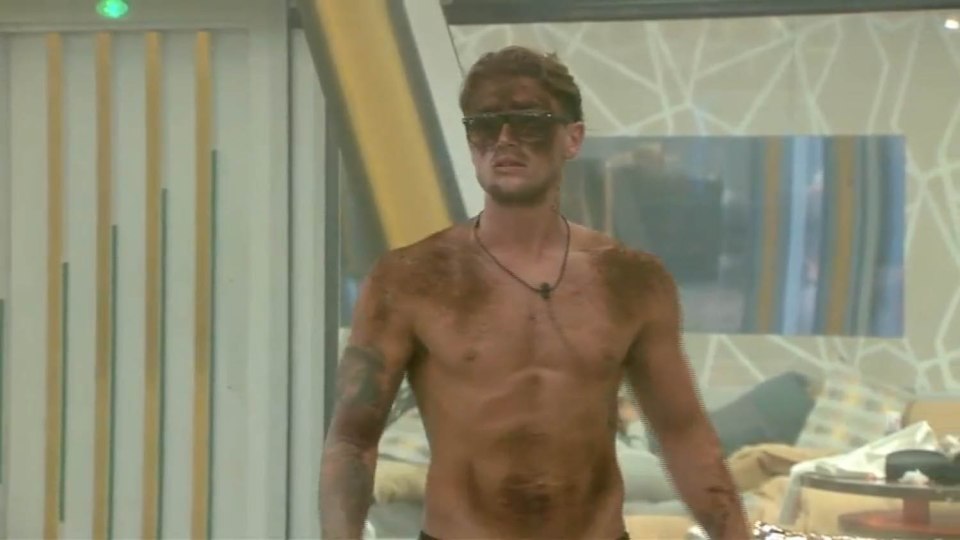  Don't mess with the Whale: Stephen Bear covered in coffee beans