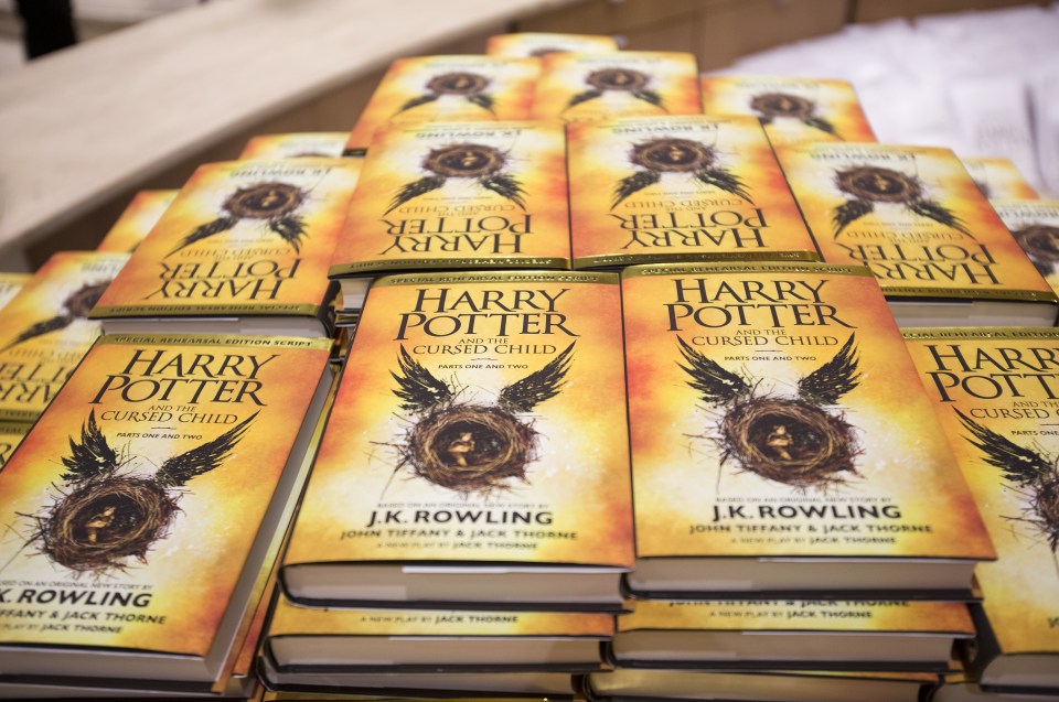 600,000 copies of Harry Potter and the Cursed Child have been sold in its first week 