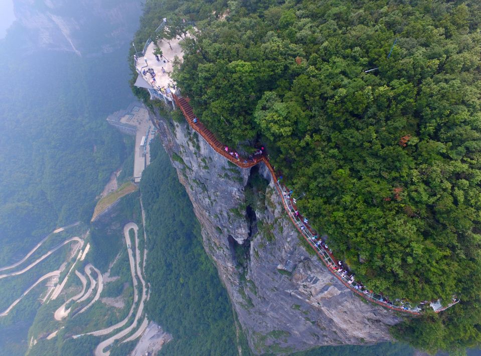  It is the third structure to be converted to glass on Tianmen Mountain