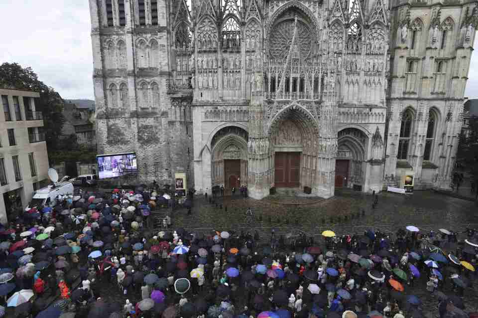 Hundreds gathered at the cathedral in Rouen today to pay their respects to the 85-year-old