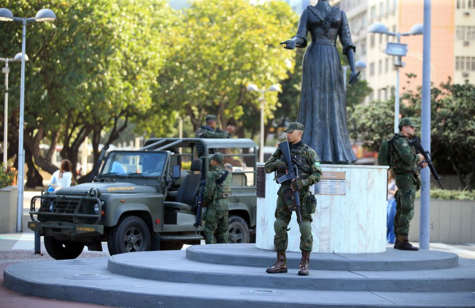  Brazil's 60,000 murders a year puts it above some war zones. With the government on the verge of collapse, there were 17,116 robberies and 376 murders in Rio state in June 2016 - and the police are ill-equipped to deal with the crime wave.