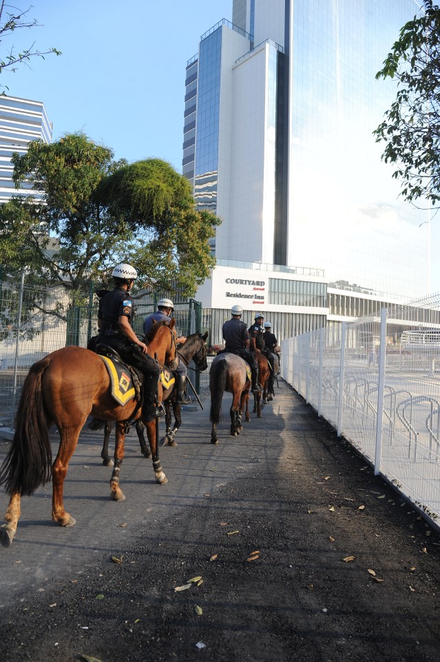  Armed cops on horseback are now patrolling hotels, cars and malls in Rio