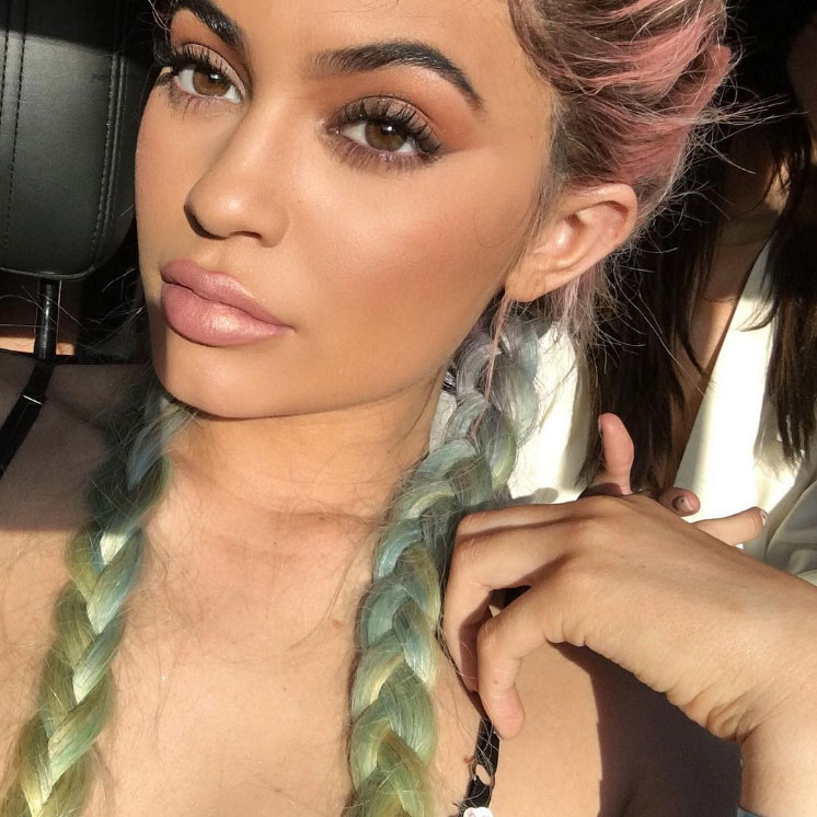  Kylie is known for mixing up her look