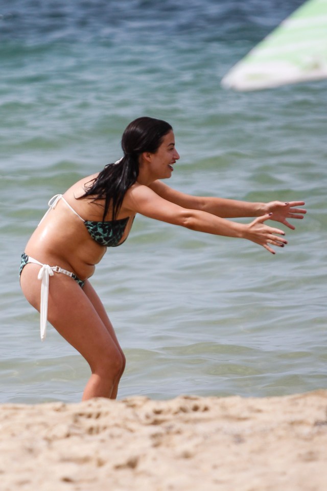 Bikini-Clad Chantelle Houghton Chows Down on Sandwich