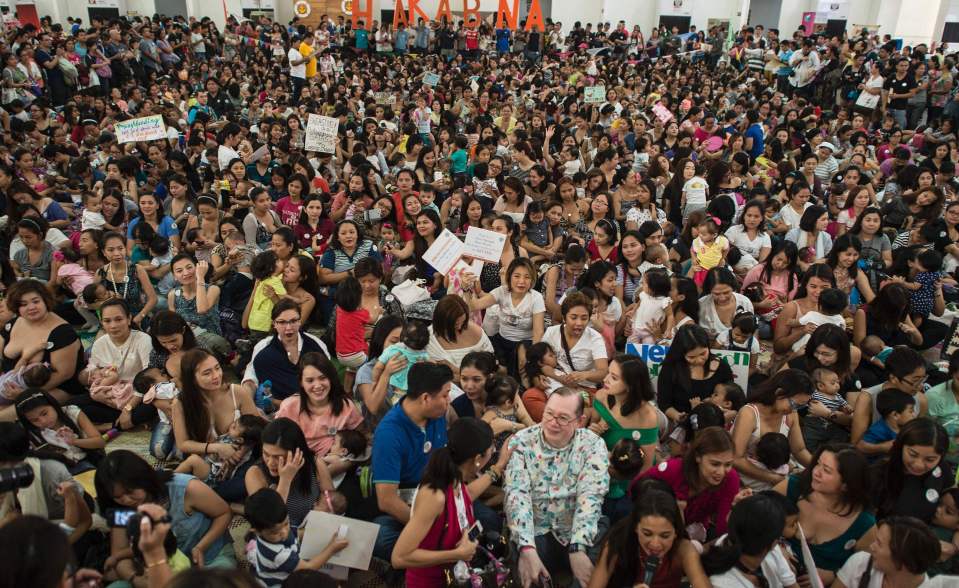  Over 500 mothers who belong to the organisation Breastfeeding Pinays (BFP) gather in Manila