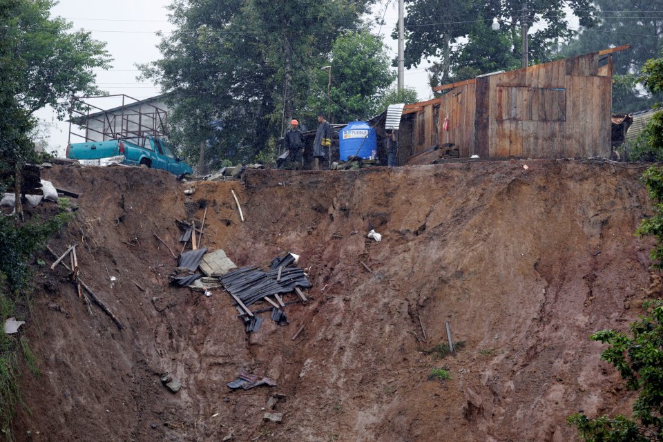  Huge mudslides caused by Hurricane Earl have devastated entire communities in Mexico killing scores