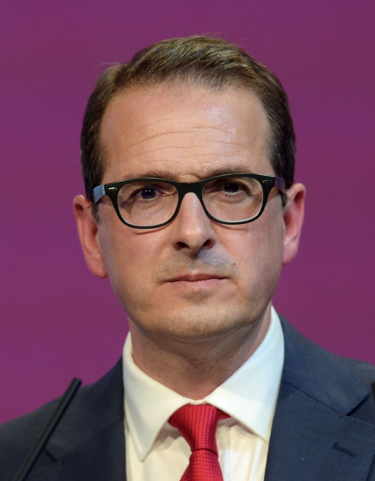 60% favour Owen Smith as leader