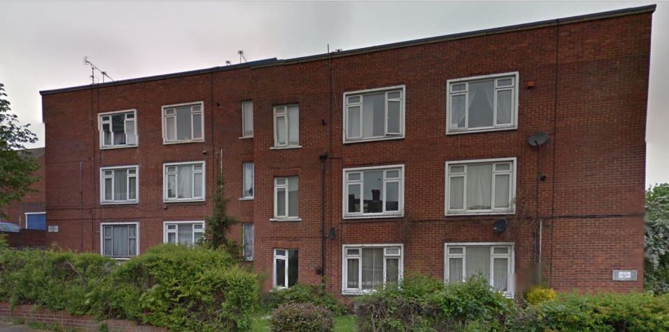 The blaze took hold in the kitchen of a block of flats in Dartford, Kent, on Wednesday