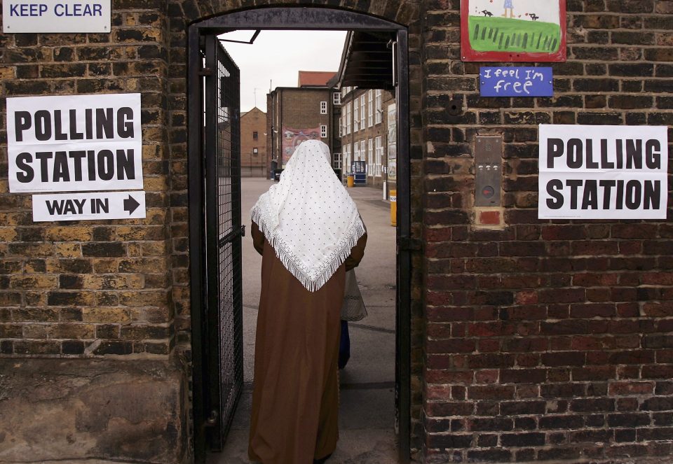 A report has found that police are not tackling vote-rigging in Muslim communities 