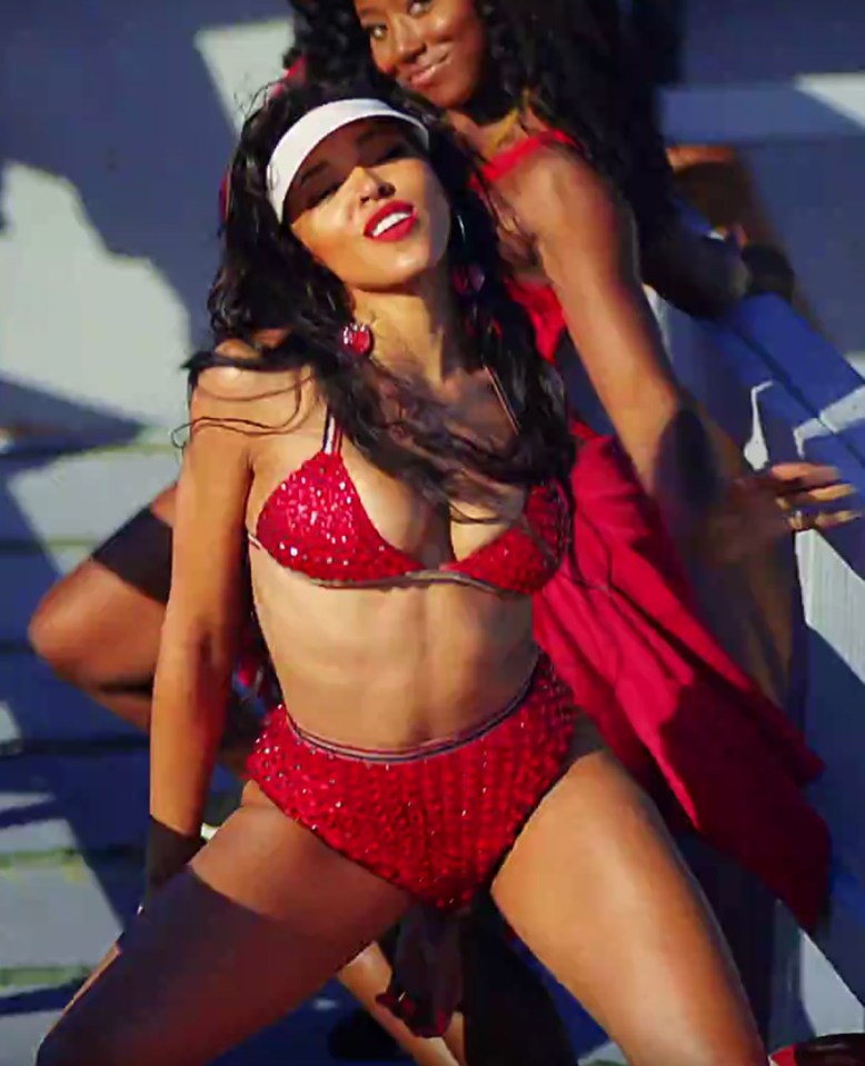 Tinashe's latest music video Superlove shows the star in Baywatch-inspired swimwear 