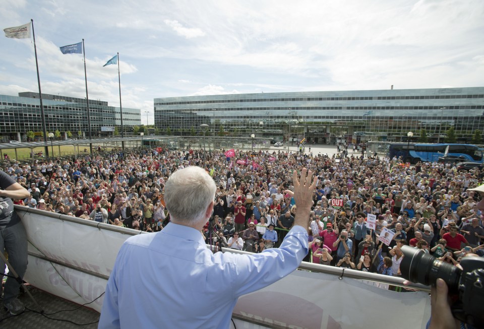  Corbyn's fans are turning Labour into a "fan club", says Dame Beckett