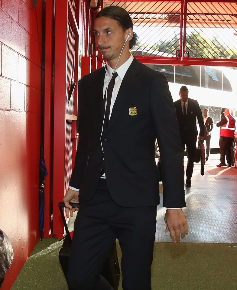  Zlatan will lead the United line tonight with Anthony Martial & Wayne Rooney