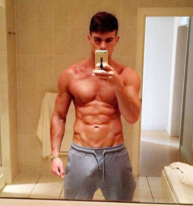  fans went wild over Gaz's cheeky selfie