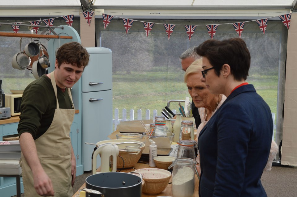  In the episode, amateur baker and arts worker Tom Gillford makes a gin and tonic topping so strong the hosts are unable to speak