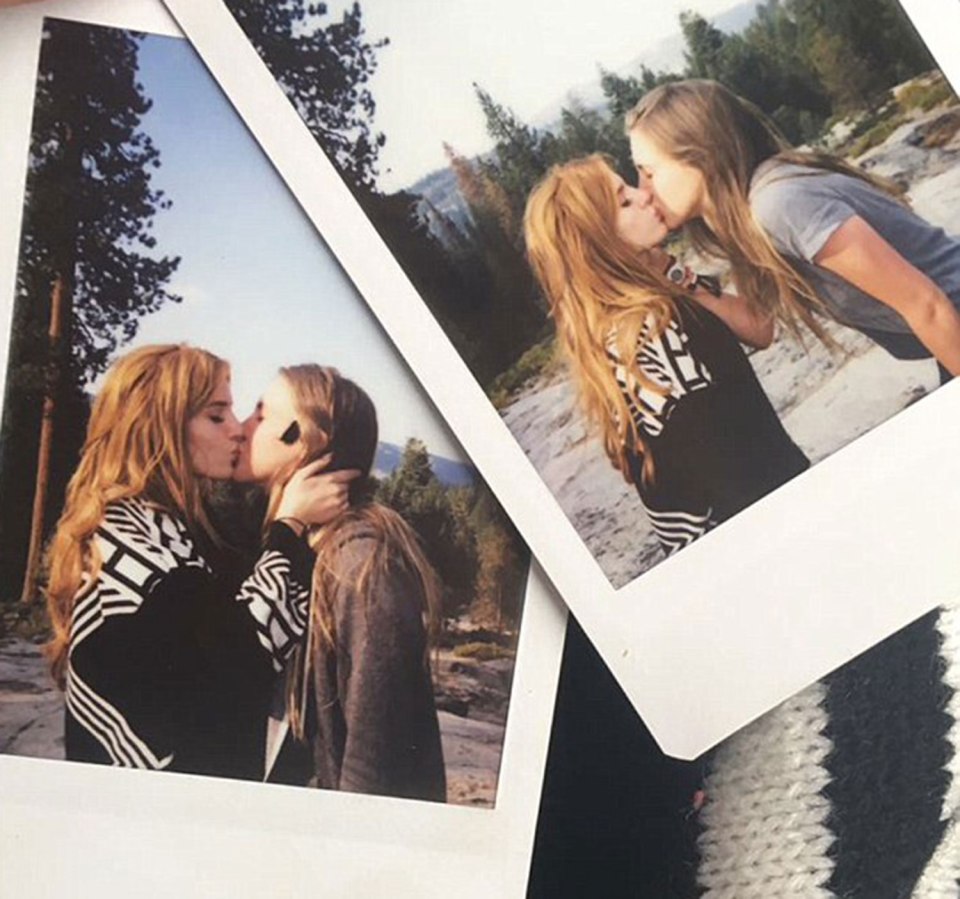  Bella Thorne came out as bisexual after posting this picture