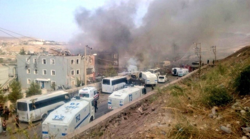  Scores are believed to have been seriously wounded by the car bomb in the border town