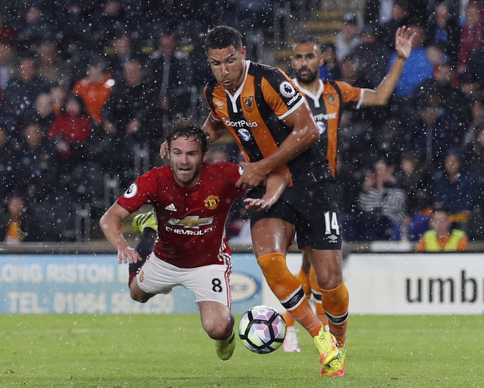  Jake Livermore was impressive as part of a strong Hull back line