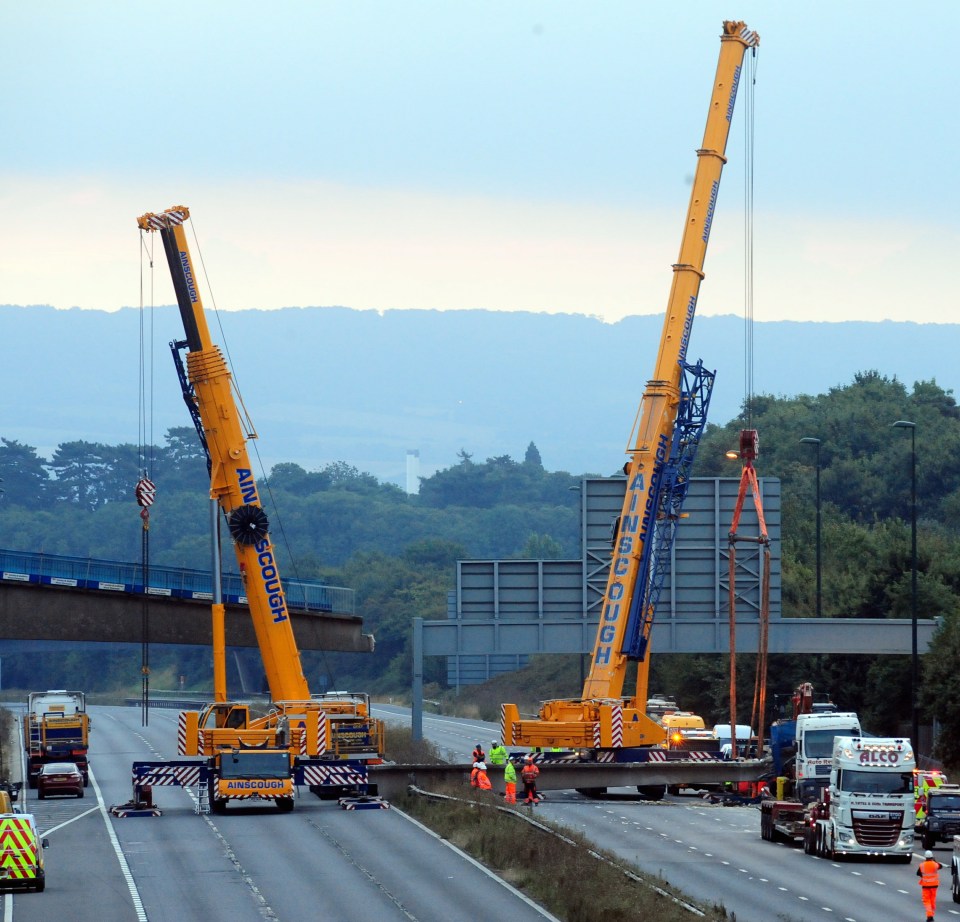 M20 BRIDGE COLLAPSE (28.08.2016)