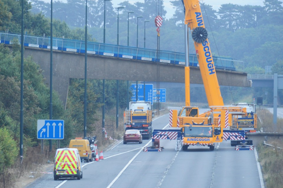 M20 BRIDGE COLLAPSE (28.08.2016)