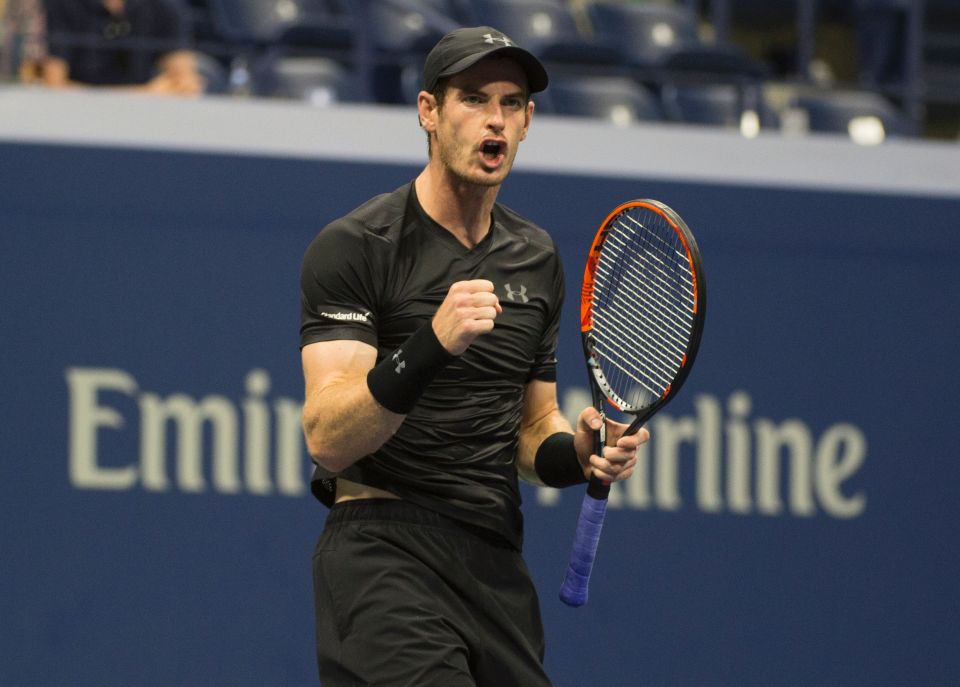  Andy Murray was in dazzling form under the lights on Arthur Ashe Stadium