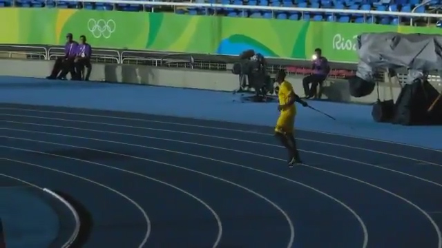  Usain Bolt stuns Olympic Stadium staff by giving the javelin a try