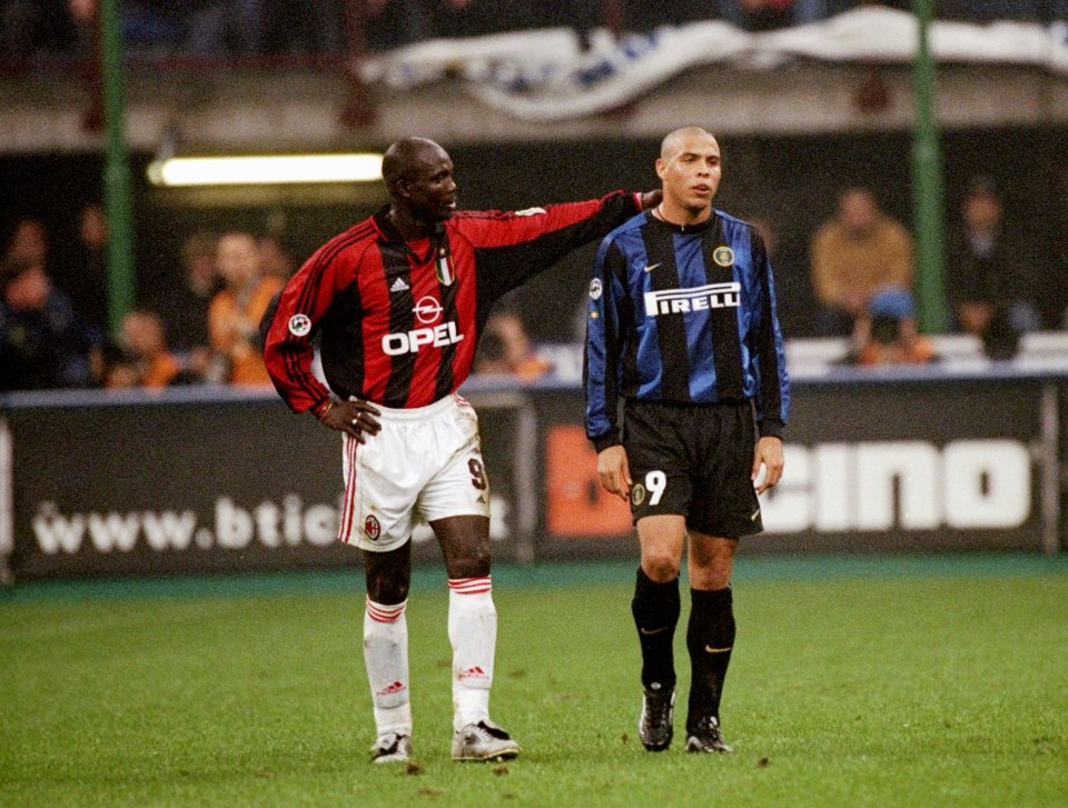 23 Oct 1999: George Weah of AC Milan consoles Ronaldo of Inter Milan after his sending off during the Serie A match at the San Siro in Milan, Italy. Mandatory Credit: Claudio Villa /Allsport