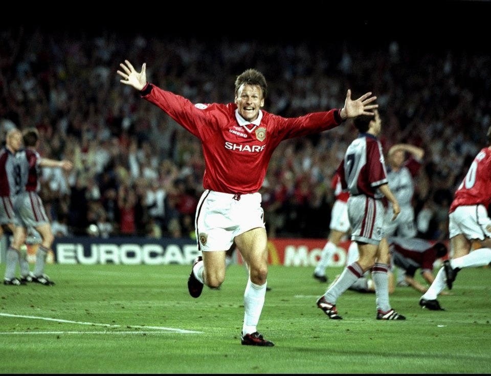 26 May 1999: Teddy Sheringham of Manchester United celebrates his equaliser during the UEFA Champions League Final against Bayern Munich at the Nou Camp in Barcelona, Spain. United scored twice in injury time to win 2-1. Mandatory Credit: Ben Radford/Allsport