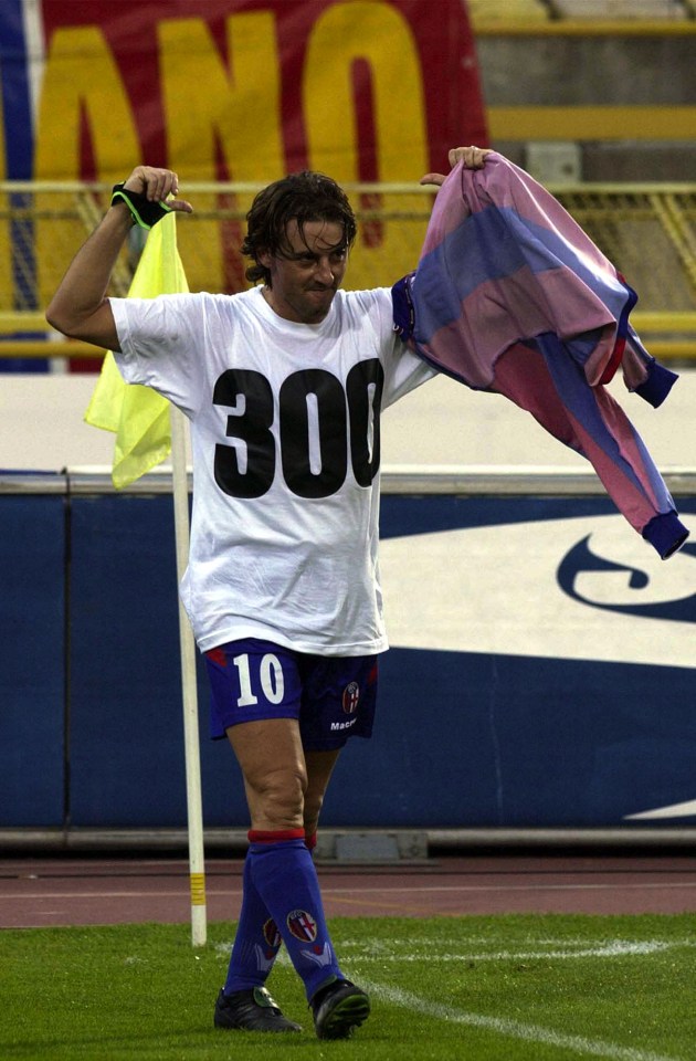 BOLOGNA - NOVEMBER 10: Giuseppe Signori of Bologna celebrates during the Serie A match between Bologna and Como, played at the Atleti Azzurri D'Italia Stadium, Bologna, Italy on November 10, 2002. (Photo by Grazia Neri/Getty Images)