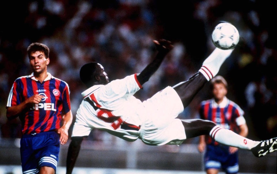 GERMANY - AUGUST 07: FUSSBALL: FREUNDSCHAFTSSPIEL BAYERN MUENCHEN - AC MAILAND 07.O8.95, George WEAH (Photo by Ruediger Fessel/Bongarts/Getty Images)