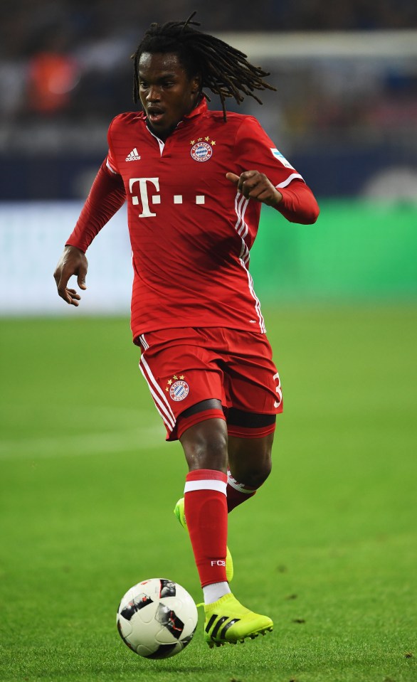 GELSENKIRCHEN, GERMANY - SEPTEMBER 09: Renato Sanches of Muenchen in action during the Bundesliga match between FC Schalke 04 and Bayern Muenchen at Veltins-Arena on September 9, 2016 in Gelsenkirchen, Germany. (Photo by Stuart Franklin/Bongarts/Getty Images)