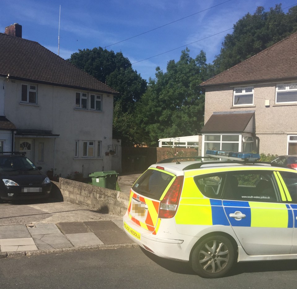  Pix of damage to house and police outside Gareth Bale's fiancée's grandparents' house in Cardiff this morning 17th September 2016