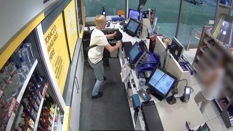  The youngster tries and fail to snatch any money after put the shop keeper through a terrifying ordeal