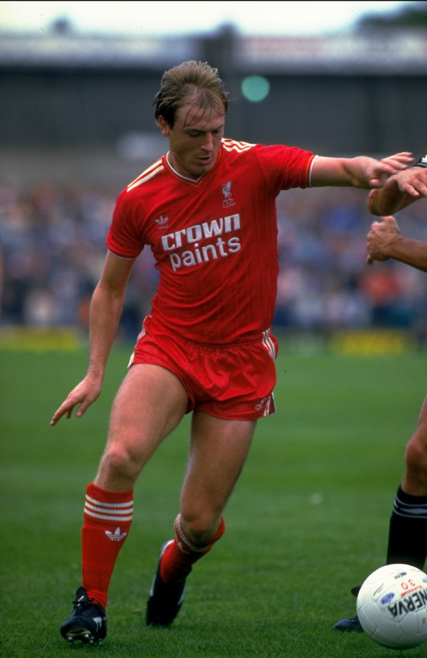 Steve McMahon made his biggest impact playing for Liverpool but had joined Manchester City by the time Ian Wright caught up with him on the pitch