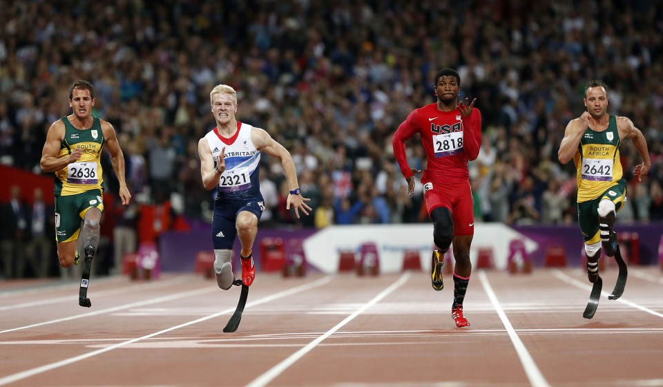 Jonnie Peacock beat rivals Alan Oliveira and Oscar Pistorius in London