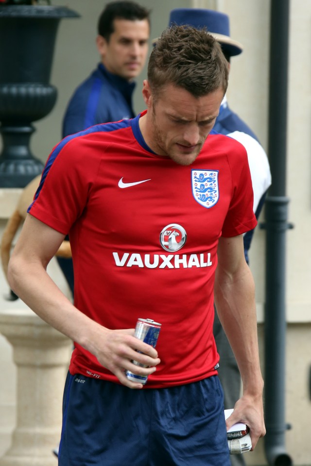  Jamie Vardy drinks three cans of Red Bull before a match