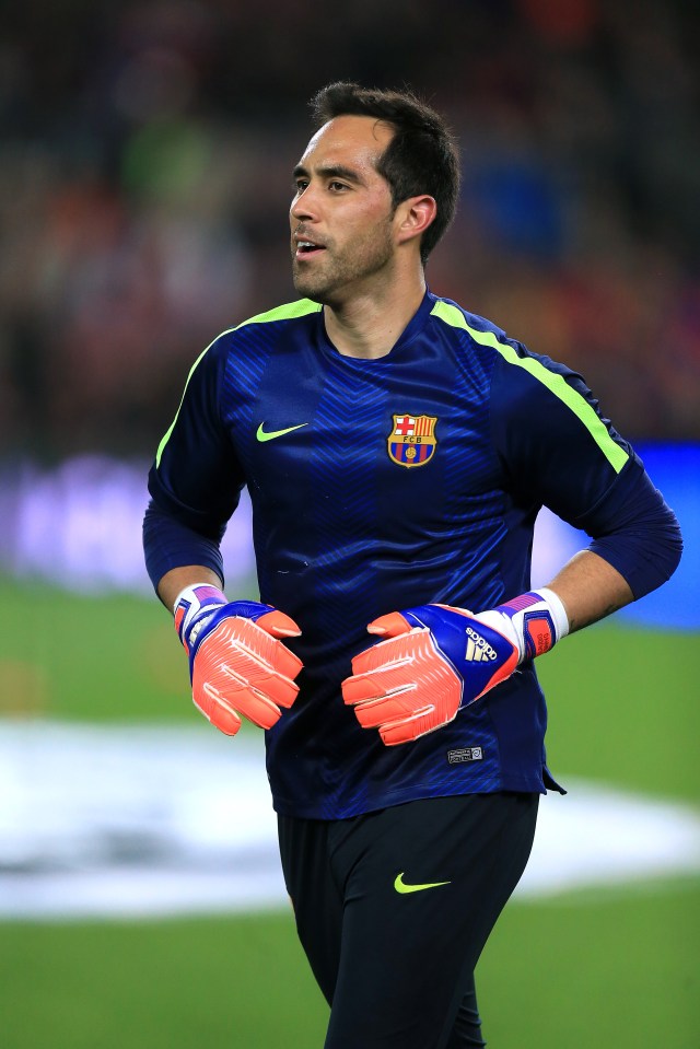  Claudio Bravo was signed from Barcelona to replace Hart