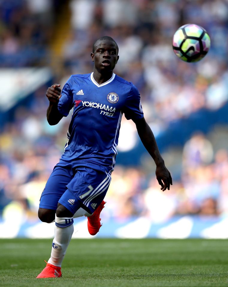 Chelsea sign N'Golo Kante