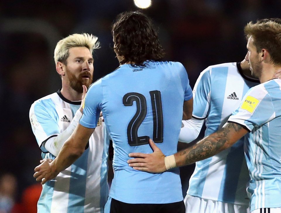  Tempers threaten to boil over between Cavani and Lionel Messi