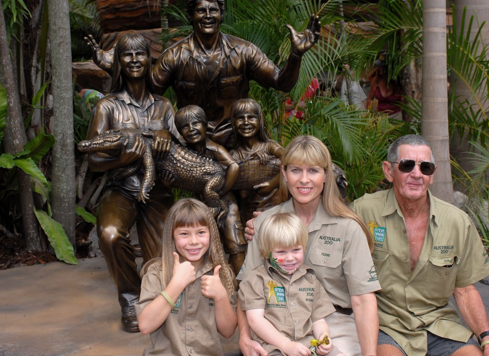 Memorial ... Bindi, brother Robert, mum Terri and grandad Bob in 2007, the year after Steves death