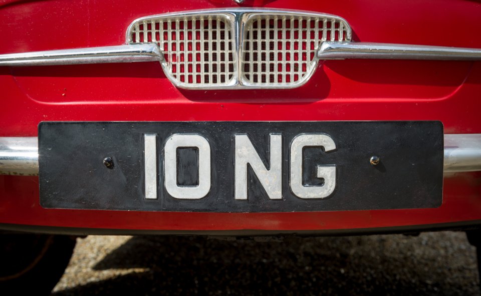 The Fiat isn't registered to the Dart Charge but the cameras confuse the plate for Bob's Jeep