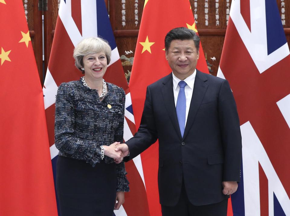 Chinese President Xi Jinping meets with British Prime Minister Theresa May