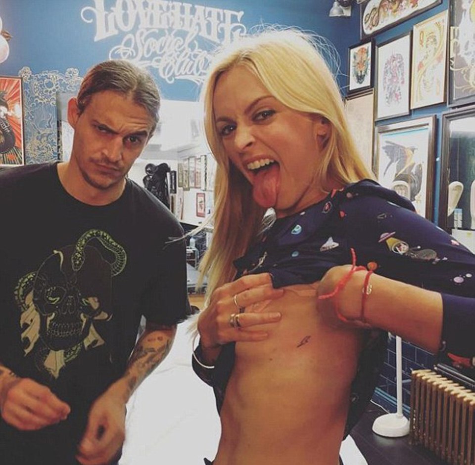 Fearne Cotton paid homage to her musical hero David Bowie 