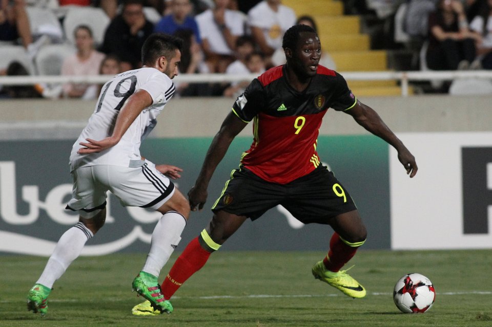  Romelu Lukaku pounced on rebounds for both of his goals