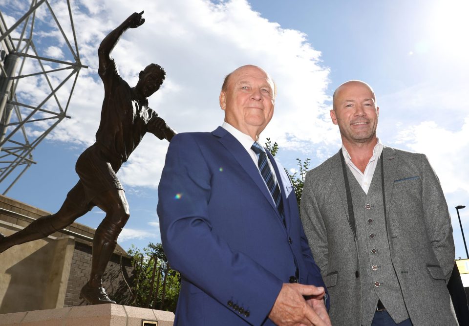  But Gayle would love to be revered on Tyneside just like Alan Shearer, who stood alongside ex-Newcastle chairman Freddie Shepherd at the unveiling of the deadly No 9's statue at St James' Park