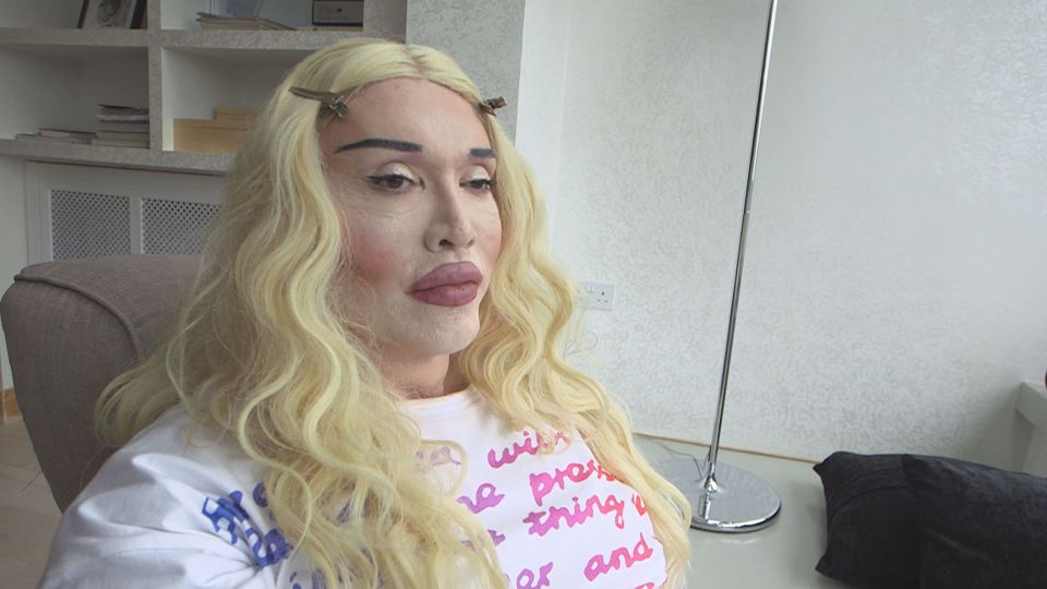  Can surgery really make Pete Burns happy?