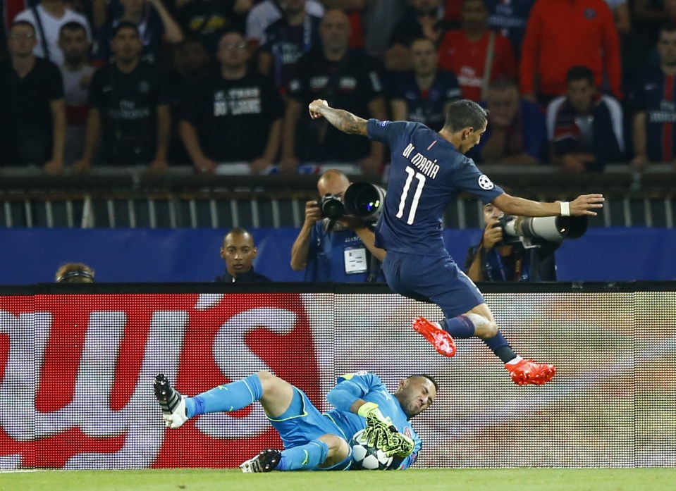  David Ospina silenced his doubters by producing an impressive display against PSG