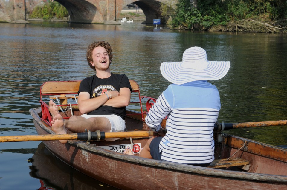  People in Stratford-Upon-Avon enjoy the hot weather today